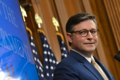 Congressional Stock Trade Ban Advances a Little