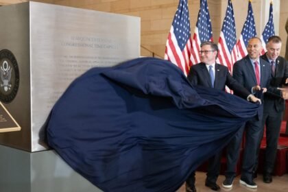 Democrats Must Move Left or Become Irrelevant